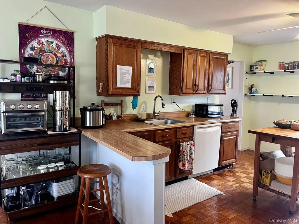 16 Yeoman Lane Cornwall NY 12518
