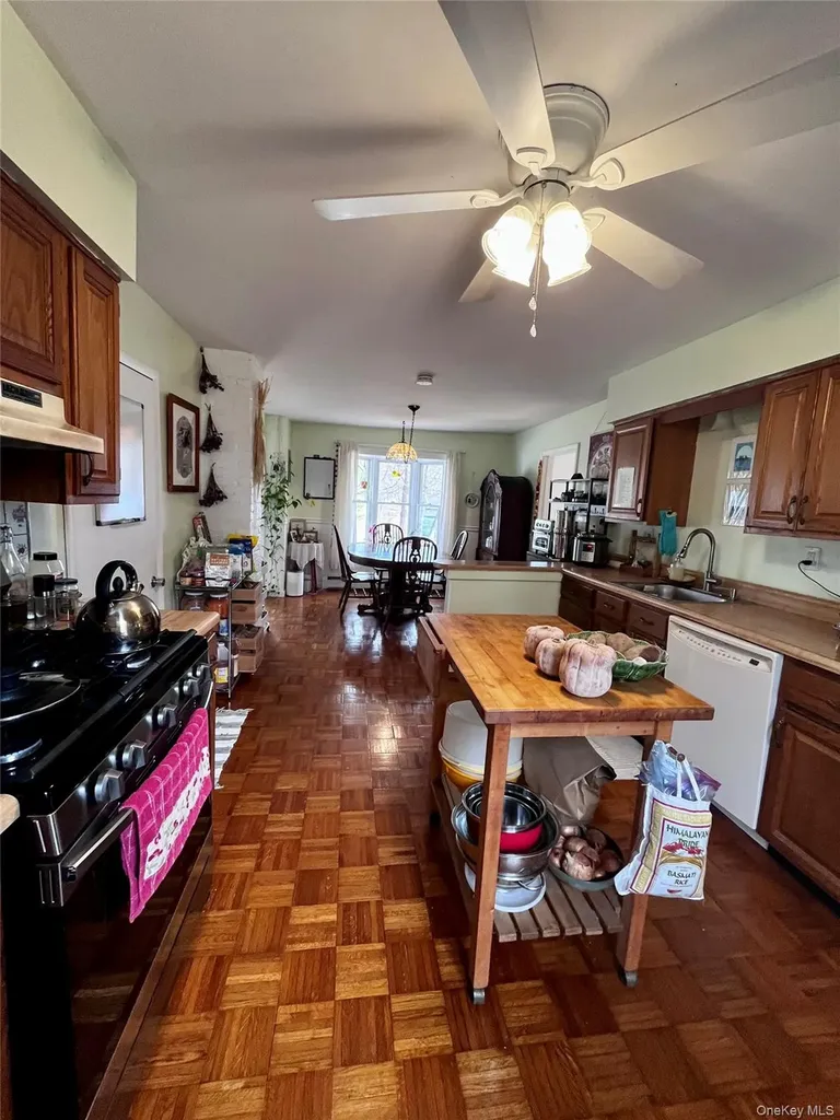 16 Yeoman Lane Cornwall NY 12518