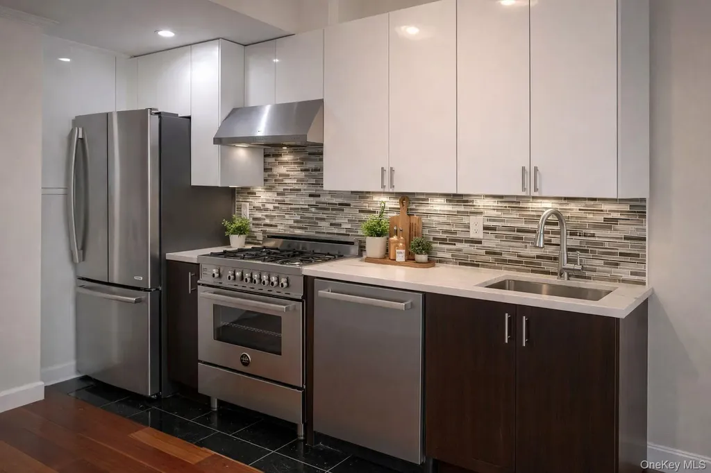 142-38 37th Avenue Flushing NY 11354