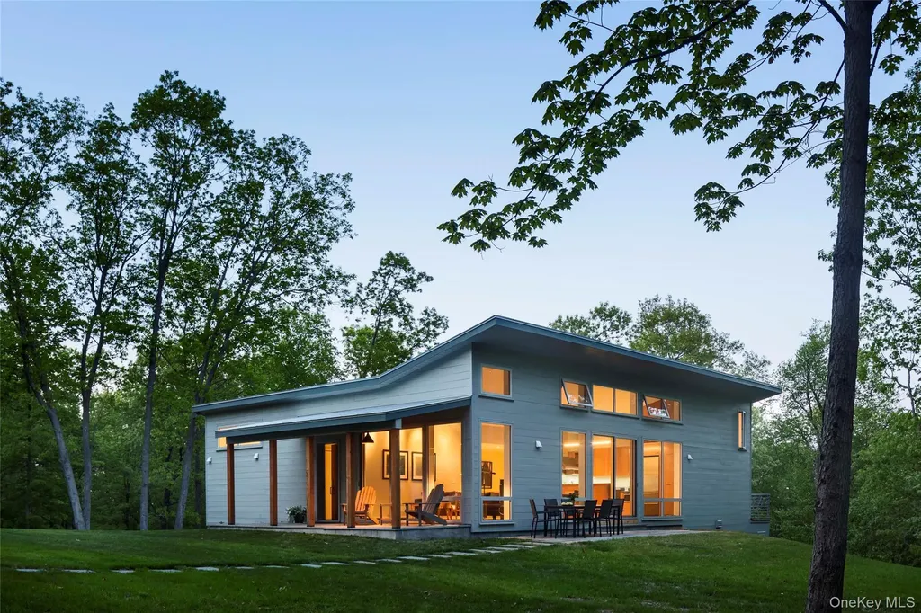 425 Lake Drive Rhinebeck NY 12572