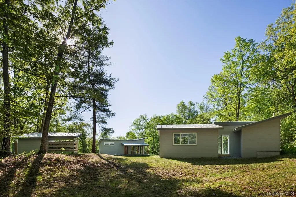 425 Lake Drive Rhinebeck NY 12572