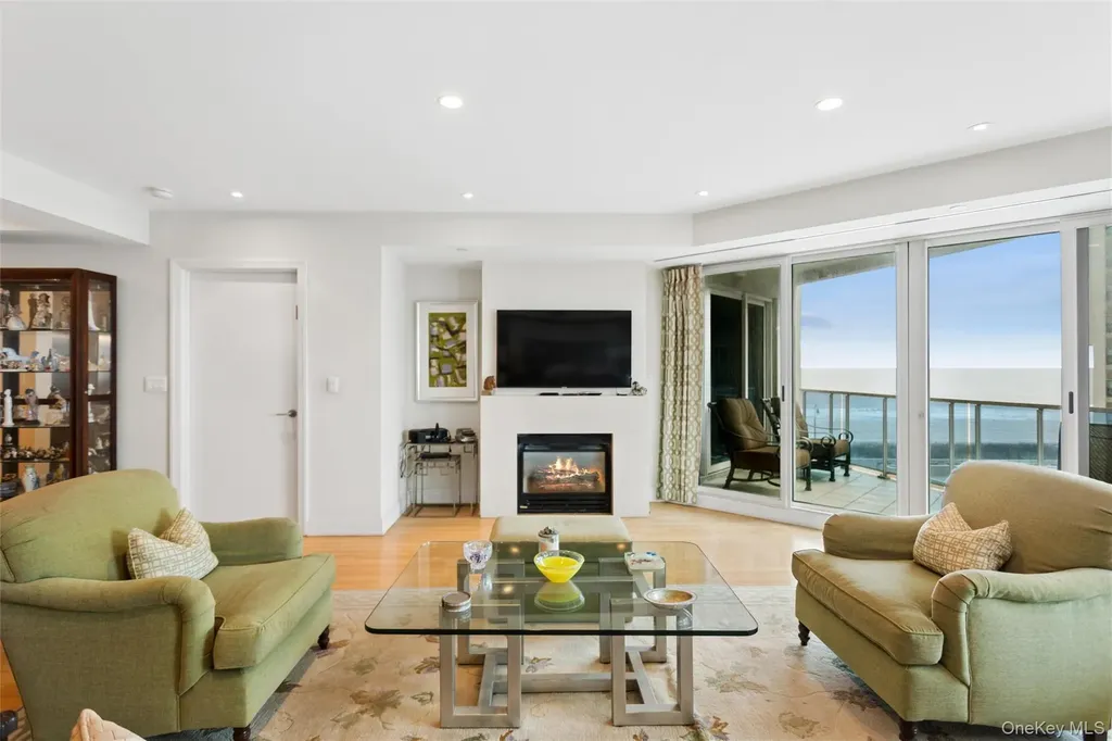403 E Boardwalk Long Beach NY 11561