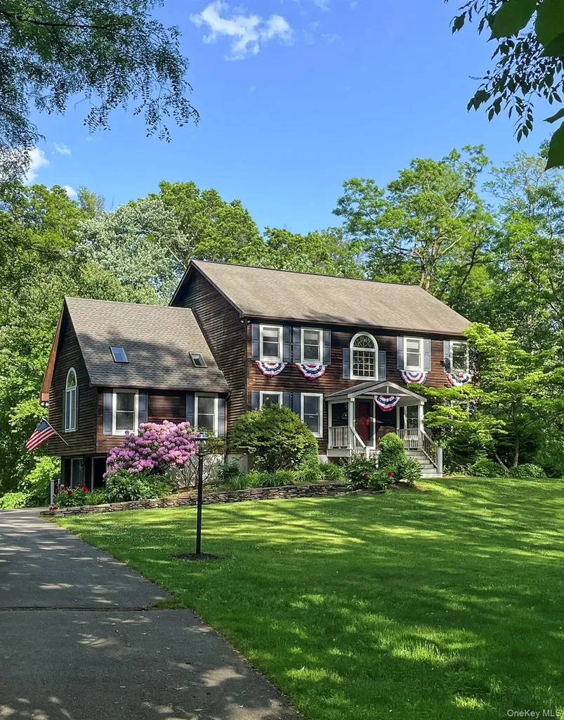 17 Elm Street Red Hook NY 12571