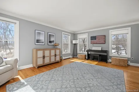 17 Elm Street Red Hook NY 12571