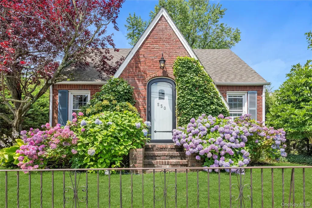 550 Nassau Boulevard West Hempstead NY 11552