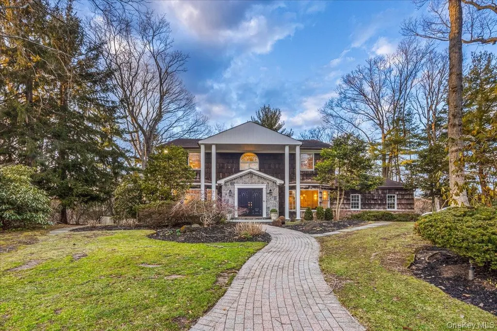 29 Winter Lane Dix Hills NY 11746