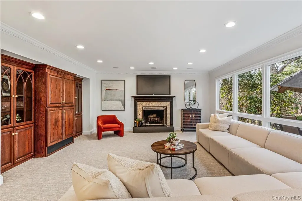 29 Winter Lane Dix Hills NY 11746