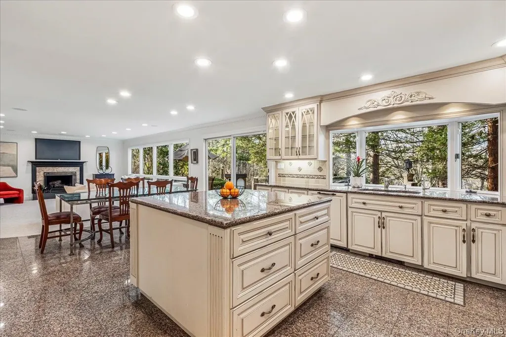 29 Winter Lane Dix Hills NY 11746