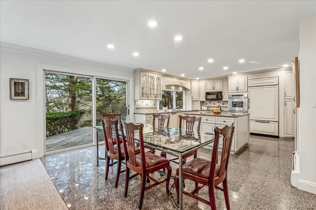 29 Winter Lane Dix Hills NY 11746
