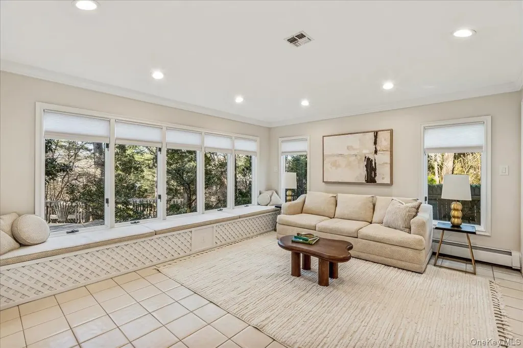 29 Winter Lane Dix Hills NY 11746