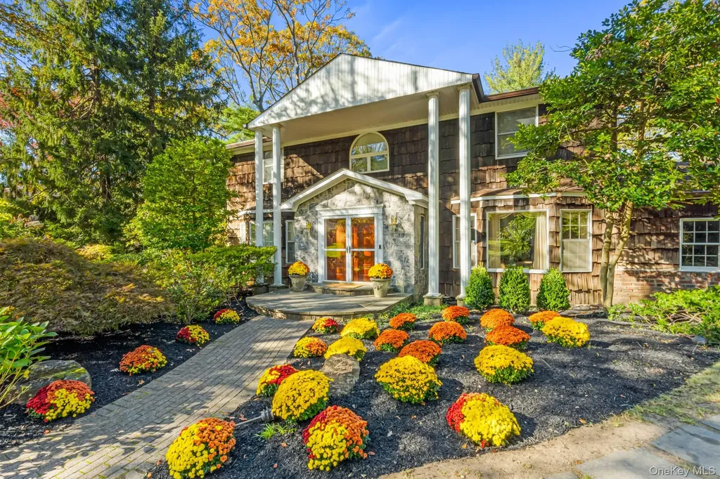 29 Winter Lane Dix Hills NY 11746