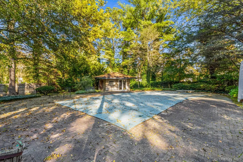 29 Winter Lane Dix Hills NY 11746