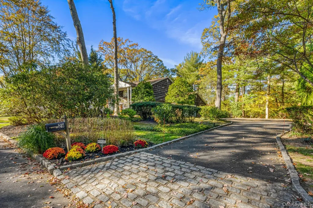 29 Winter Lane Dix Hills NY 11746