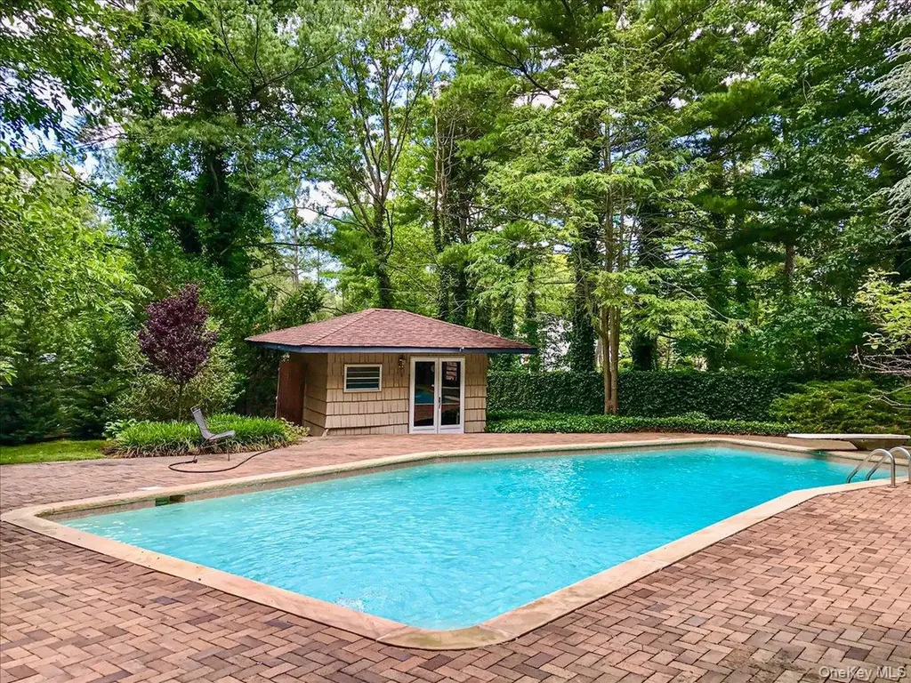 29 Winter Lane Dix Hills NY 11746