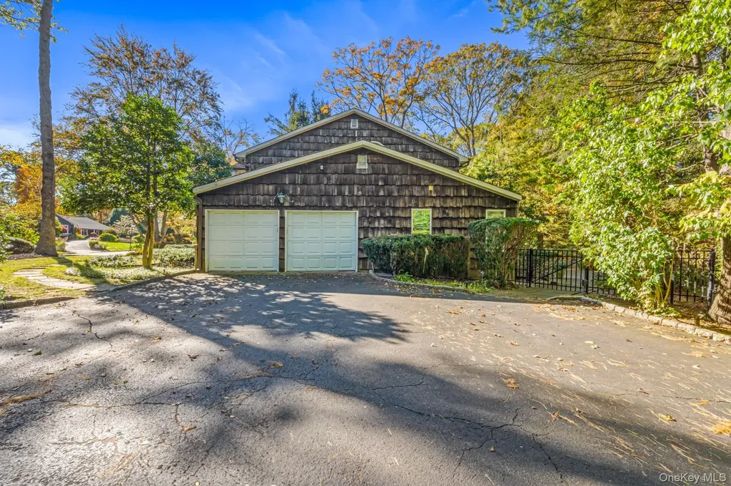 29 Winter Lane Dix Hills NY 11746