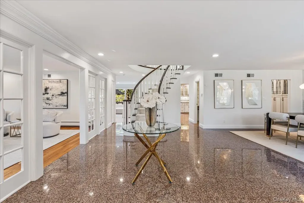 29 Winter Lane Dix Hills NY 11746
