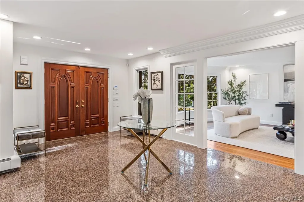 29 Winter Lane Dix Hills NY 11746