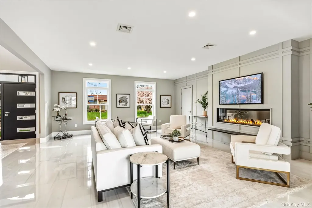 6 Adrienne Drive Old Bethpage NY 11804