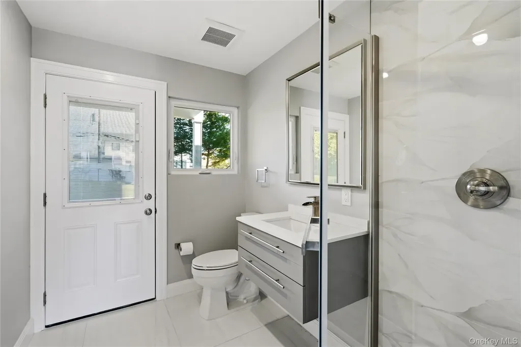6 Adrienne Drive Old Bethpage NY 11804