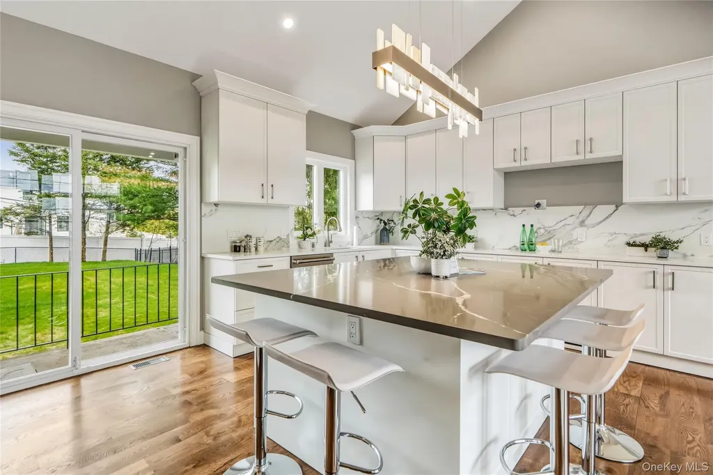 6 Adrienne Drive Old Bethpage NY 11804