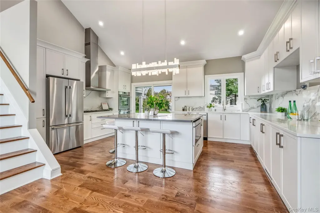 6 Adrienne Drive Old Bethpage NY 11804