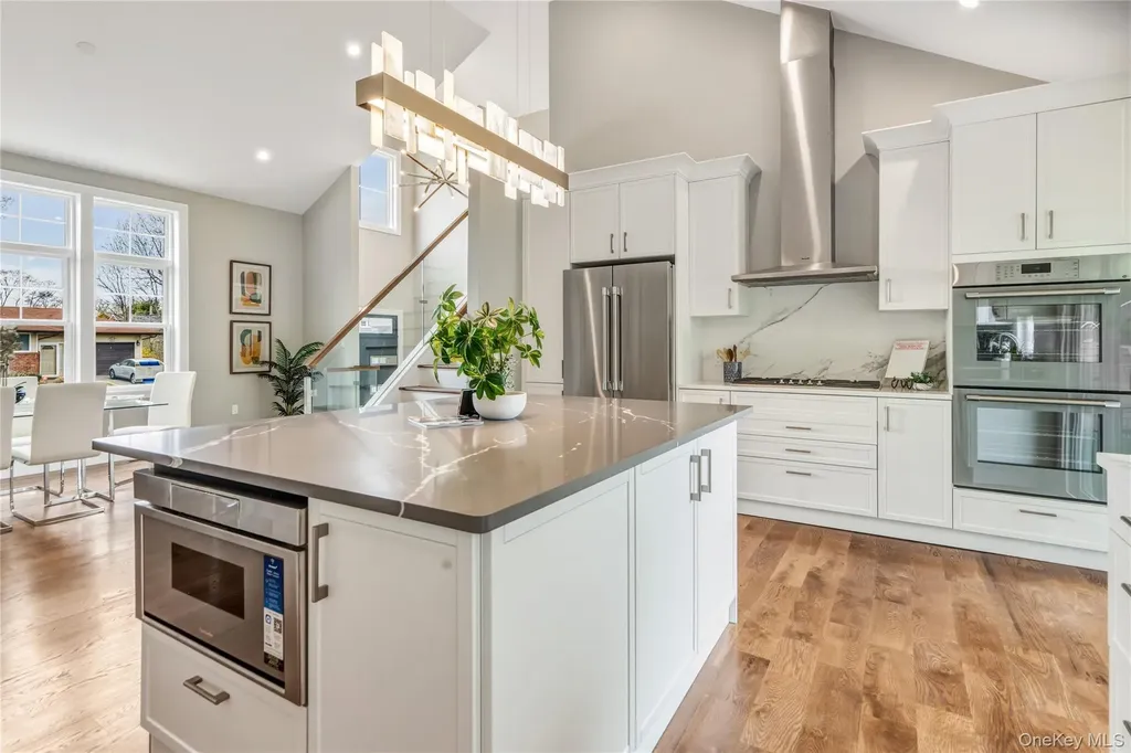 6 Adrienne Drive Old Bethpage NY 11804