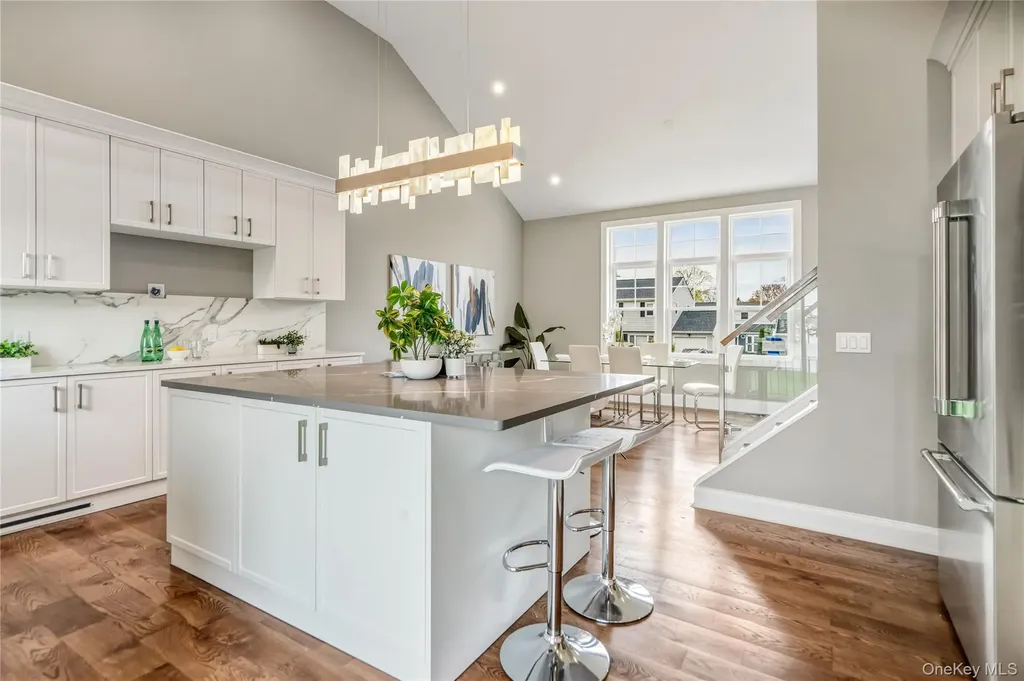 6 Adrienne Drive Old Bethpage NY 11804
