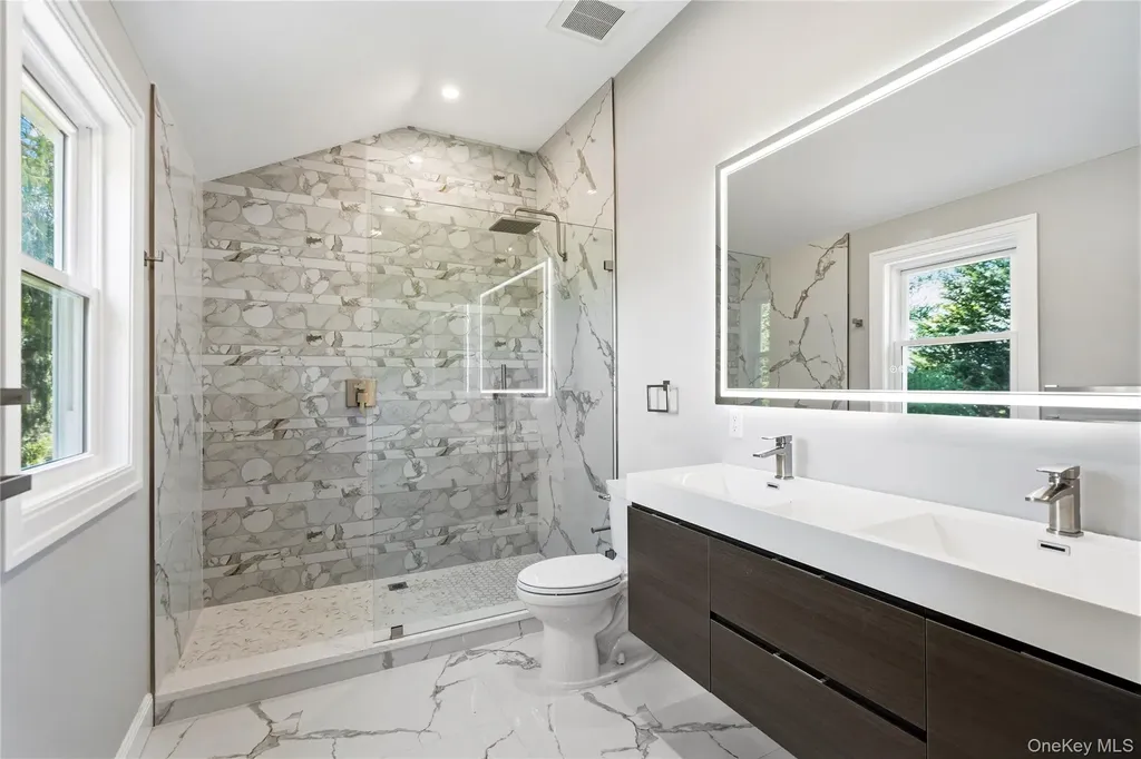 6 Adrienne Drive Old Bethpage NY 11804