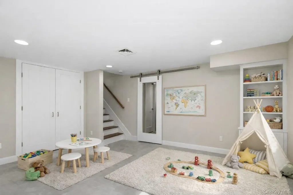 6 Adrienne Drive Old Bethpage NY 11804