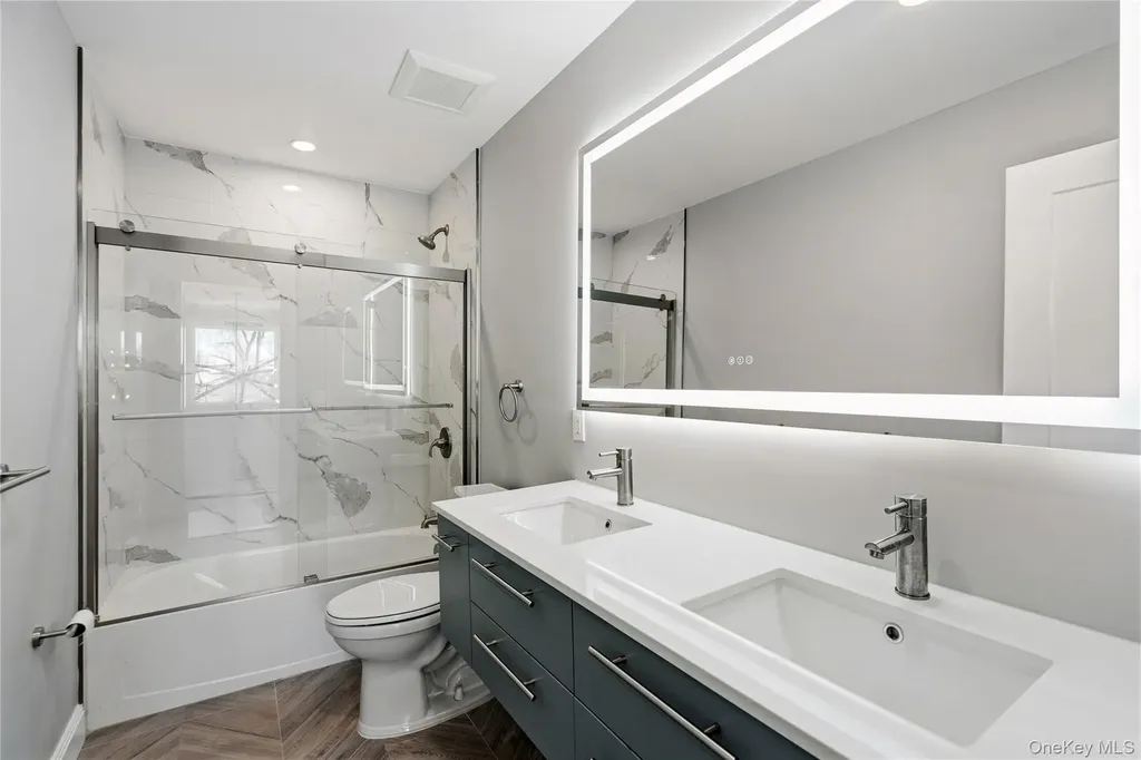 6 Adrienne Drive Old Bethpage NY 11804