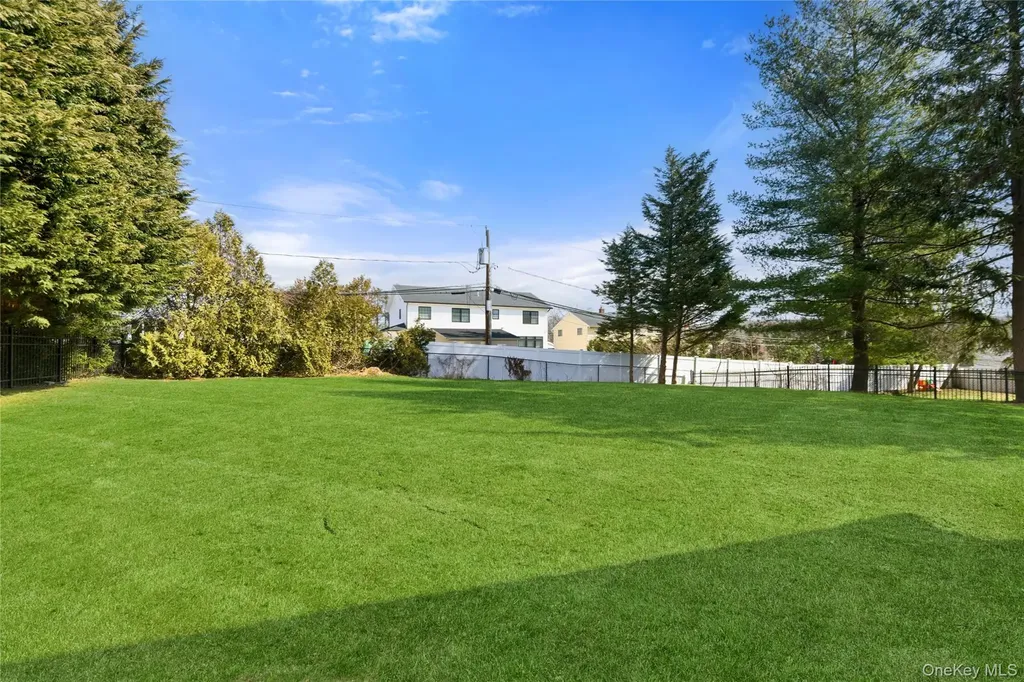 6 Adrienne Drive Old Bethpage NY 11804