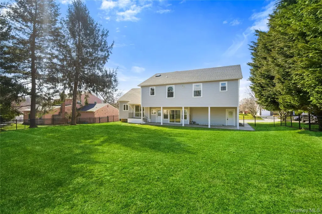 6 Adrienne Drive Old Bethpage NY 11804