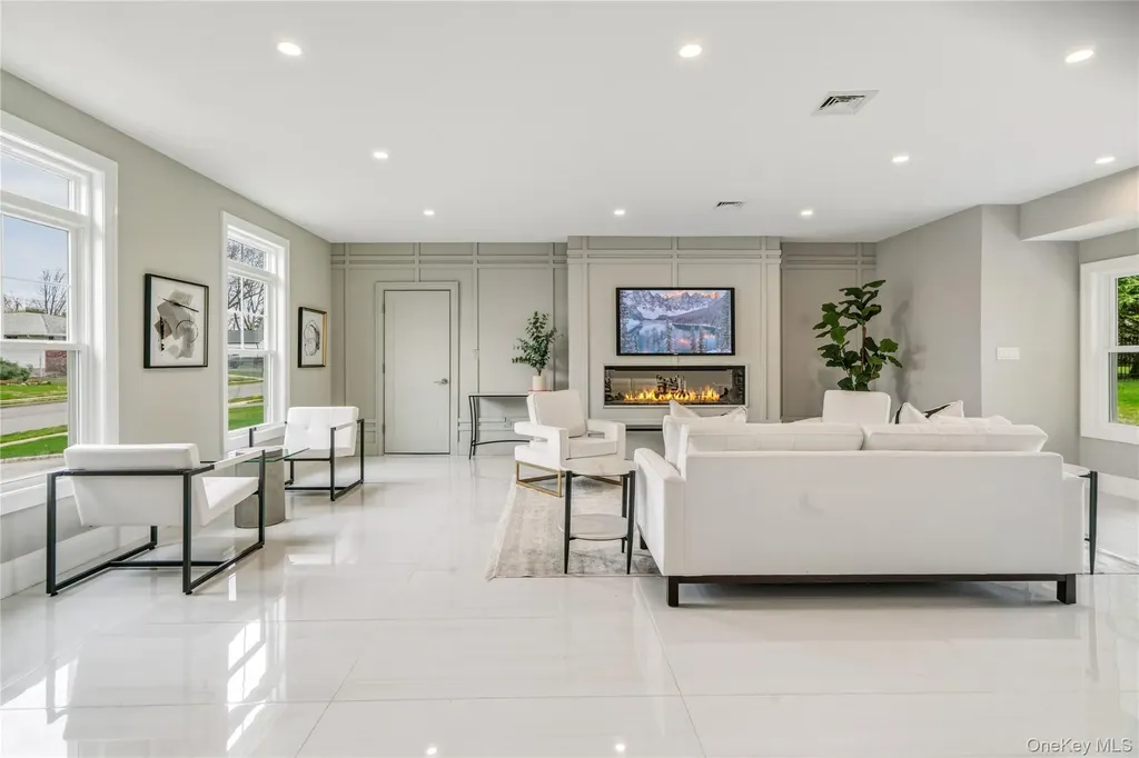 6 Adrienne Drive Old Bethpage NY 11804