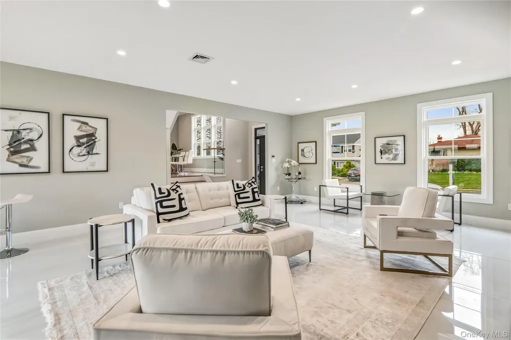 6 Adrienne Drive Old Bethpage NY 11804