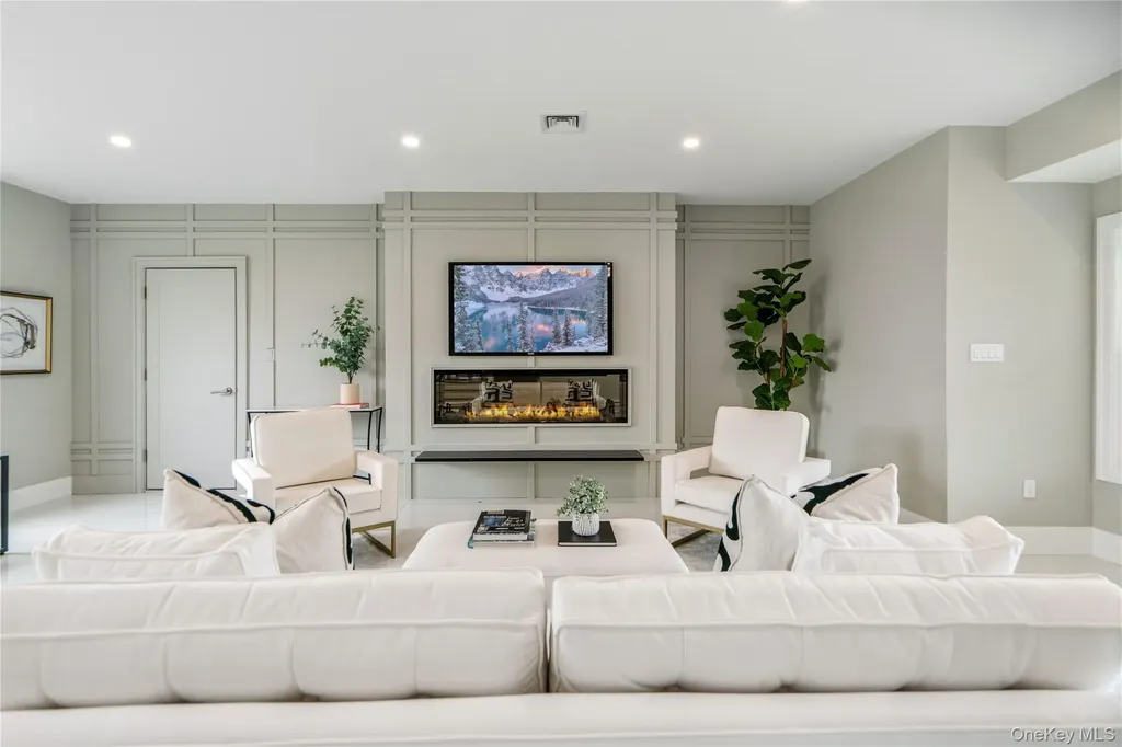 6 Adrienne Drive Old Bethpage NY 11804
