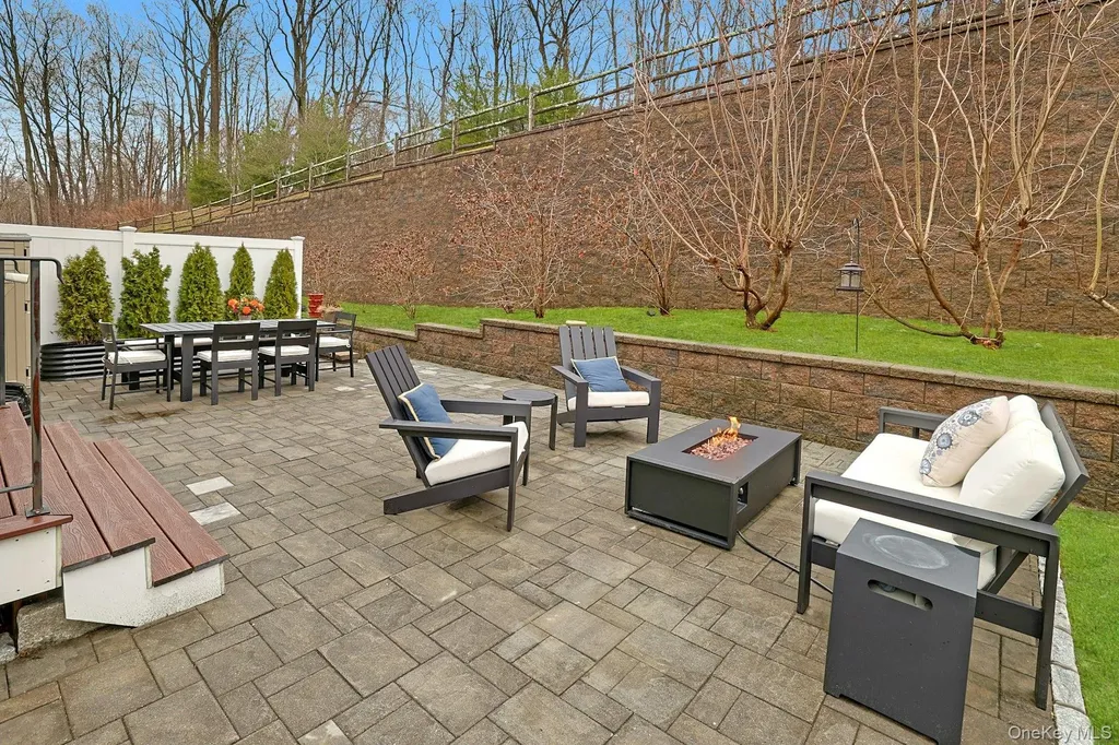 57 Dennis Lane Pleasantville NY 10570