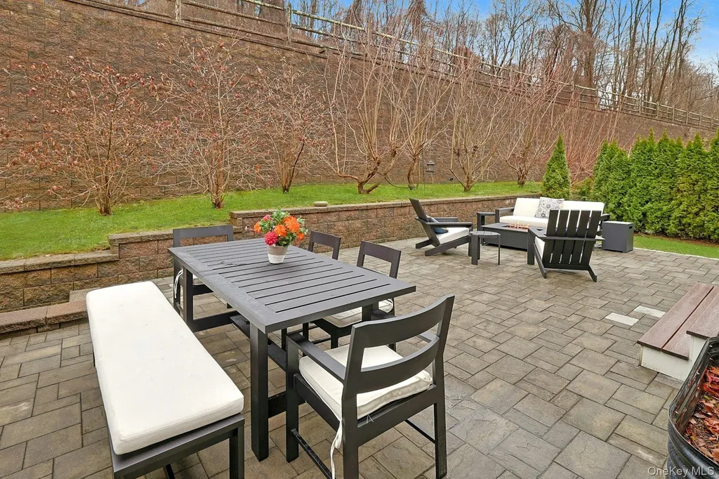 57 Dennis Lane Pleasantville NY 10570