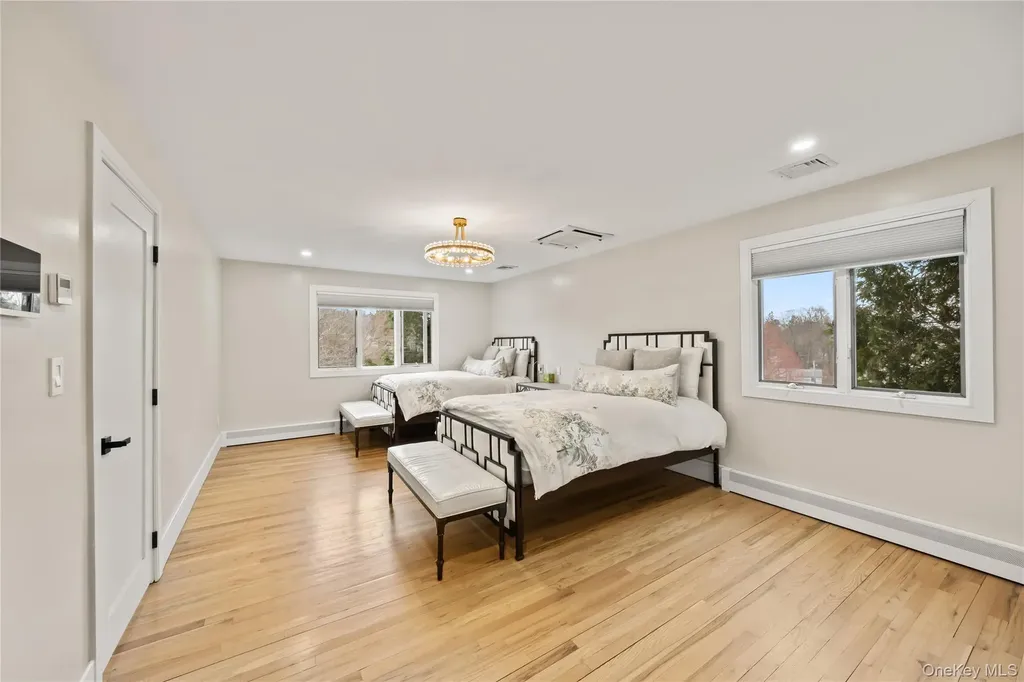 20 Algonquin Circle Airmont NY 10952