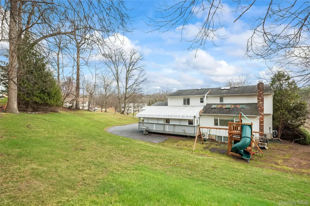 20 Algonquin Circle Airmont NY 10952