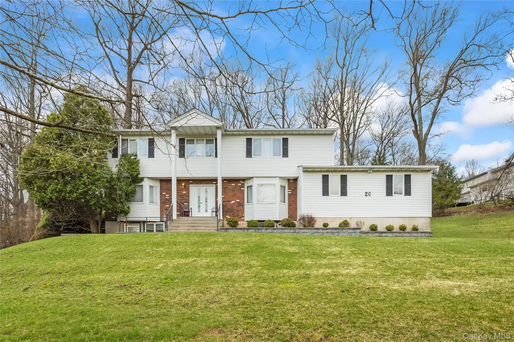 20 Algonquin Circle Airmont NY 10952