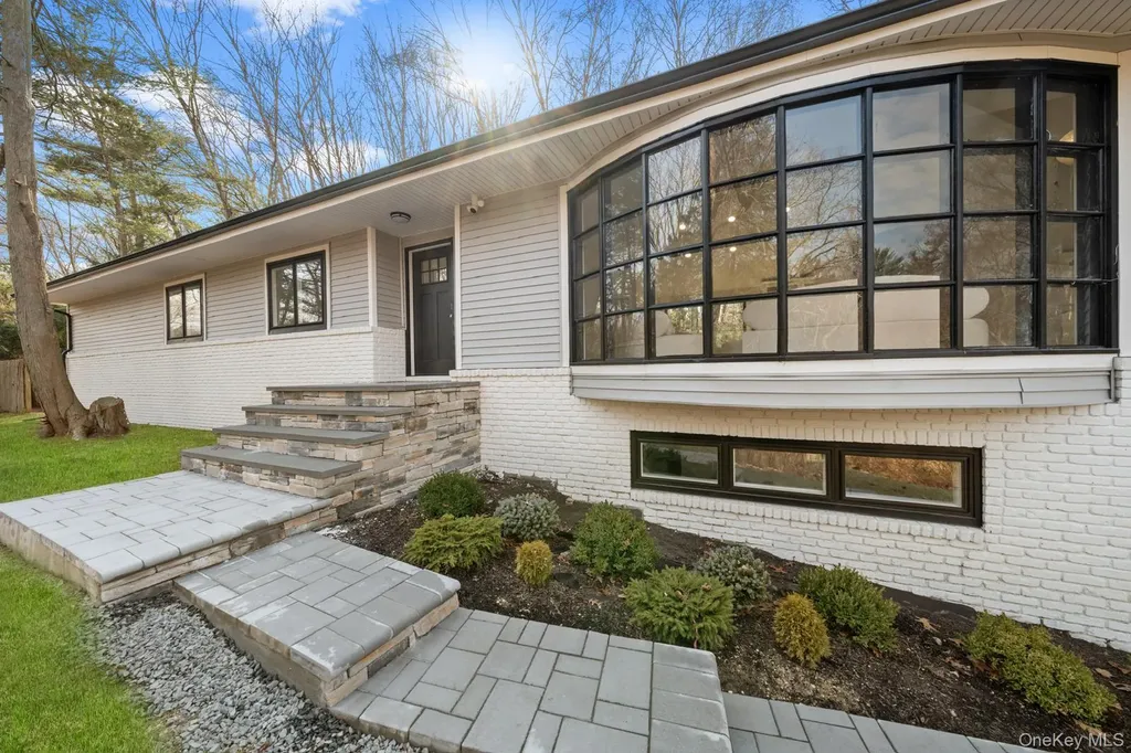 111 Mill River Road Upper Brookville NY 11771