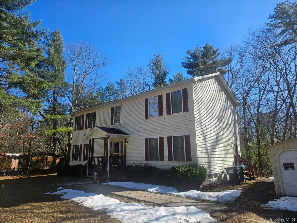 65 W Peenpack Trail Sparrowbush NY 12780