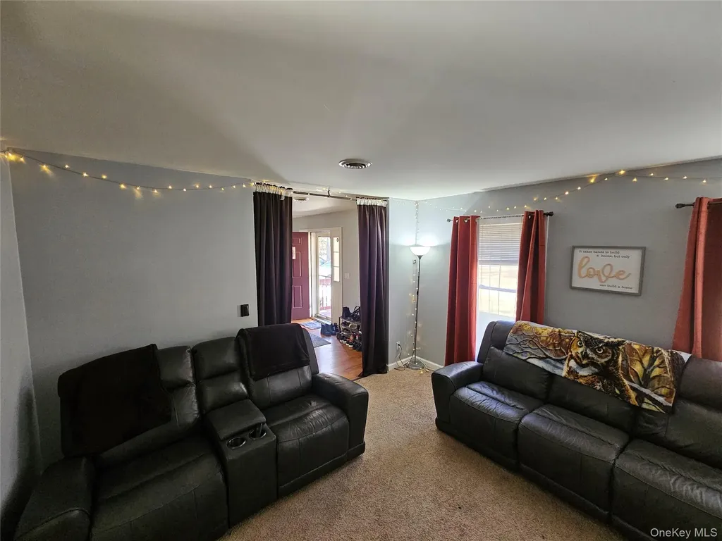 65 W Peenpack Trail Sparrowbush NY 12780