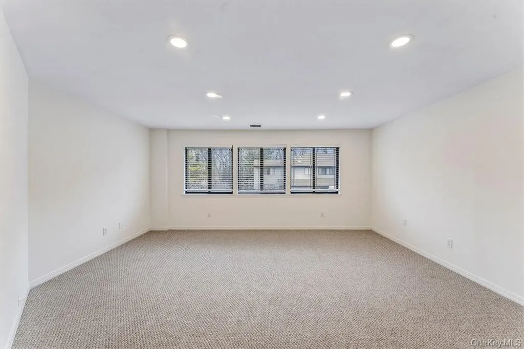 124 Foxwood Drive Jericho NY 11753