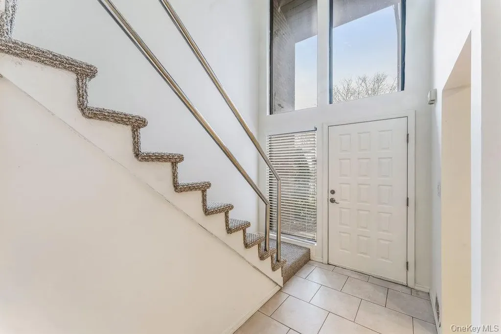 124 Foxwood Drive Jericho NY 11753