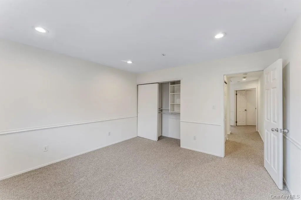 124 Foxwood Drive Jericho NY 11753