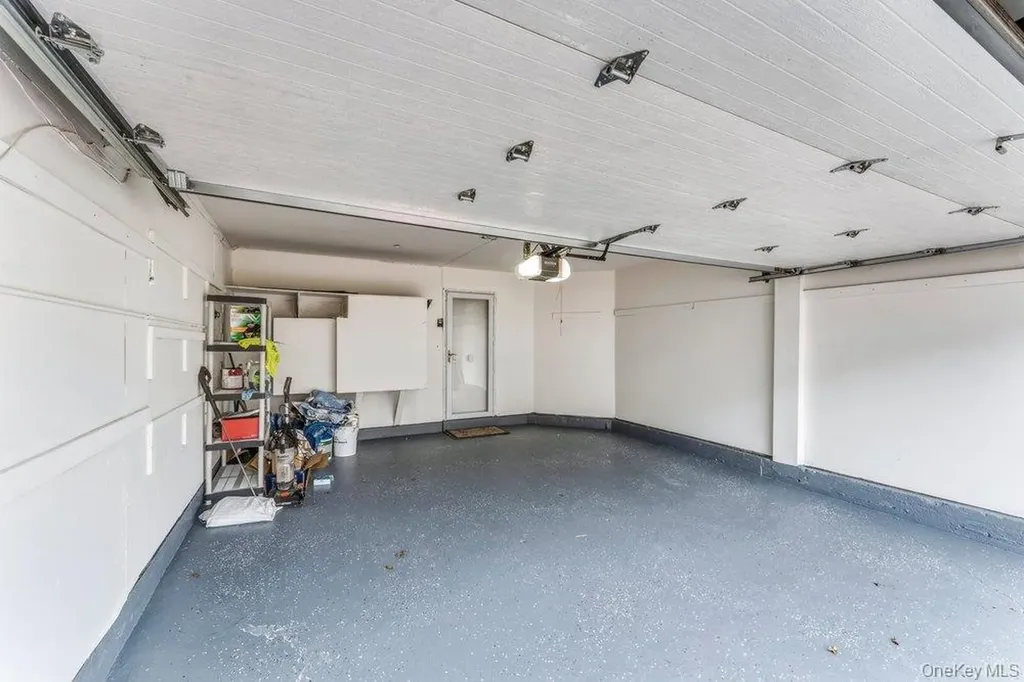 124 Foxwood Drive Jericho NY 11753