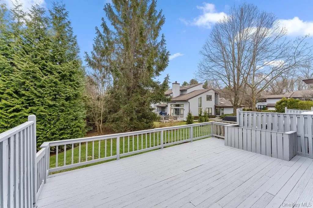 124 Foxwood Drive Jericho NY 11753