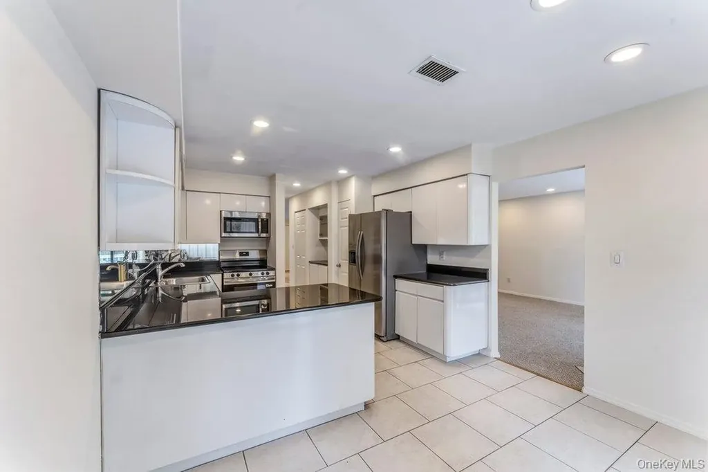 124 Foxwood Drive Jericho NY 11753