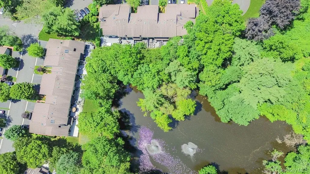 124 Foxwood Drive Jericho NY 11753